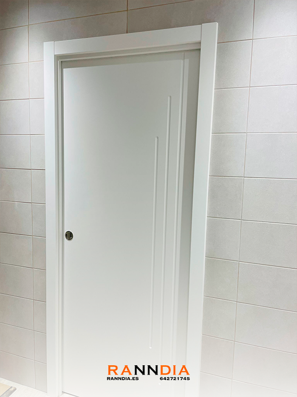 Puerta de interior modelo 10 en Marbella