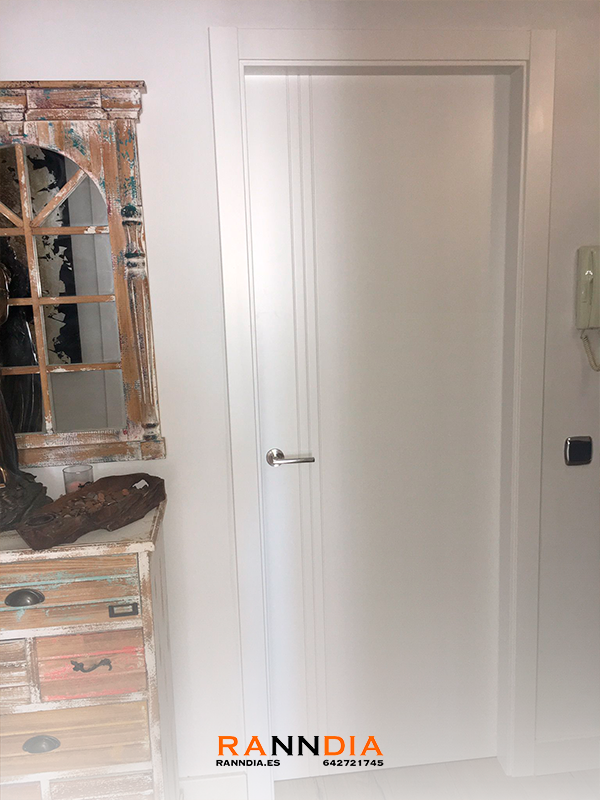 Puerta de interior modelo 13 en Marbella