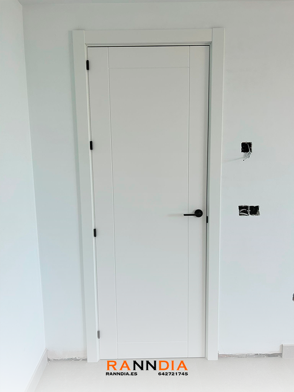 Puerta de interior modelo 8 en Marbella