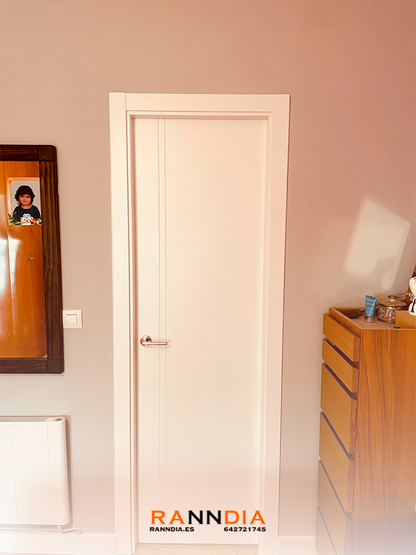 Puerta de interior modelo 9 en Marbella